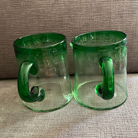 Vintage Pair of Arabia Wartsila Finland Large Green Ombré Glass Mugs - Picture 4 of 10